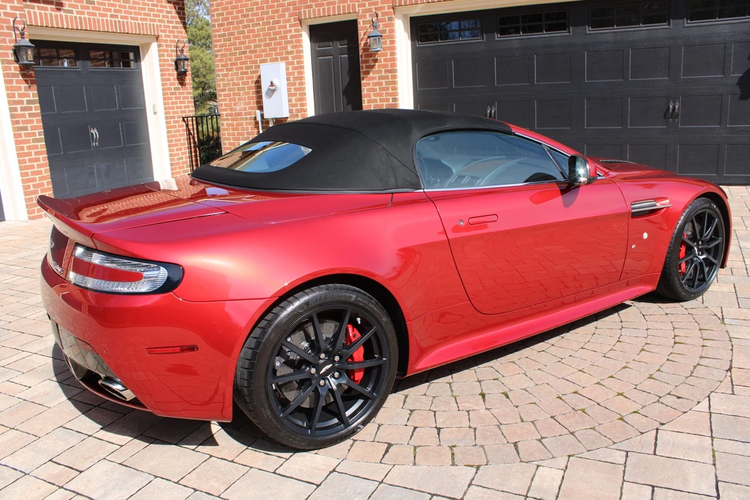 2015 Aston Martin V12 Vantage (2010-2018) - Image 18 of 31
