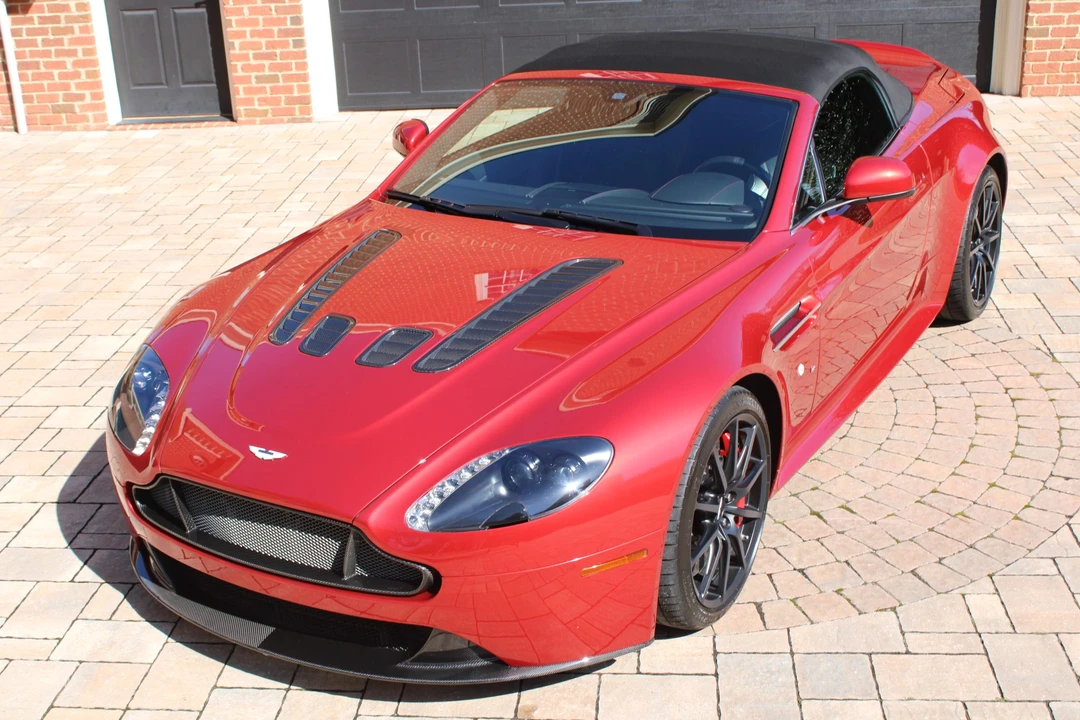 2015 Aston Martin V12 Vantage (2010-2018) - Image 3 of 31