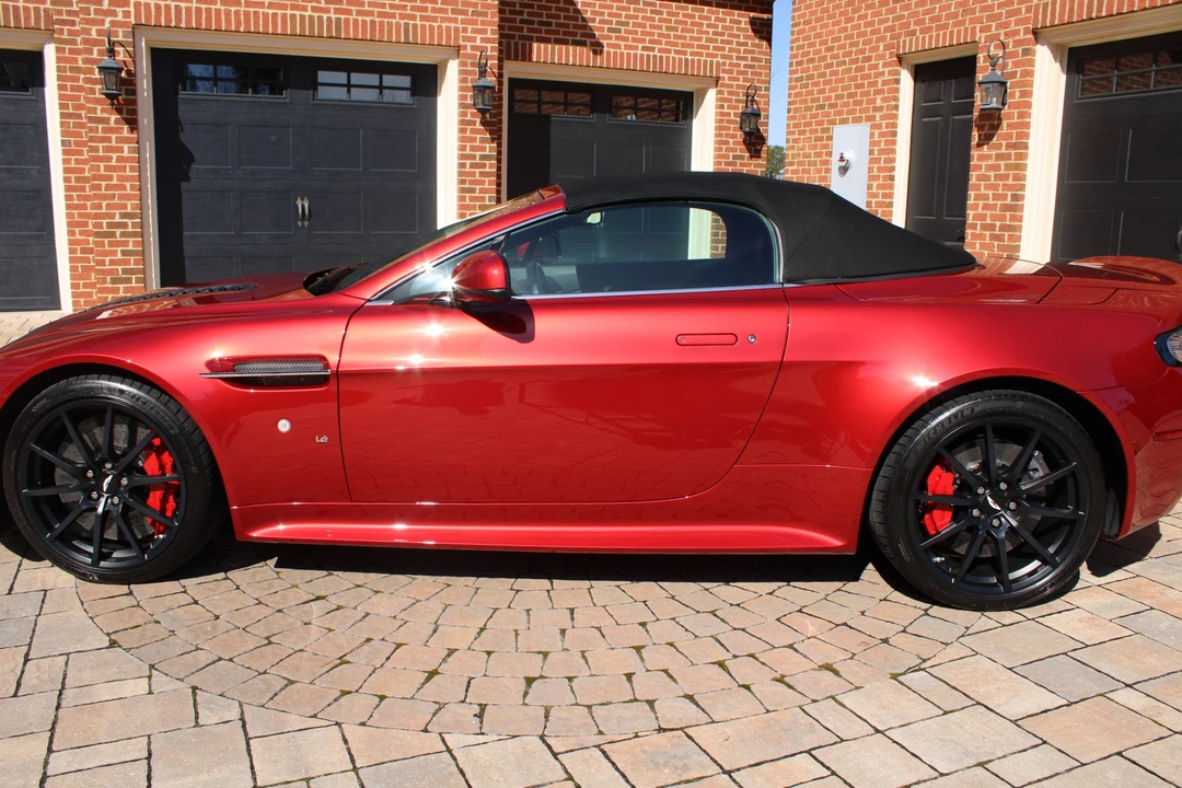 2015 Aston Martin V12 Vantage (2010-2018) - Image 28 of 31