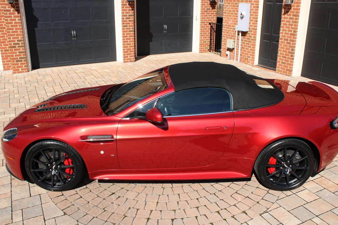 2015 Aston Martin V12 Vantage (2010-2018) - Image 27 of 31