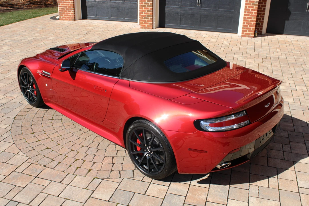 2015 Aston Martin V12 Vantage (2010-2018) - Image 24 of 31