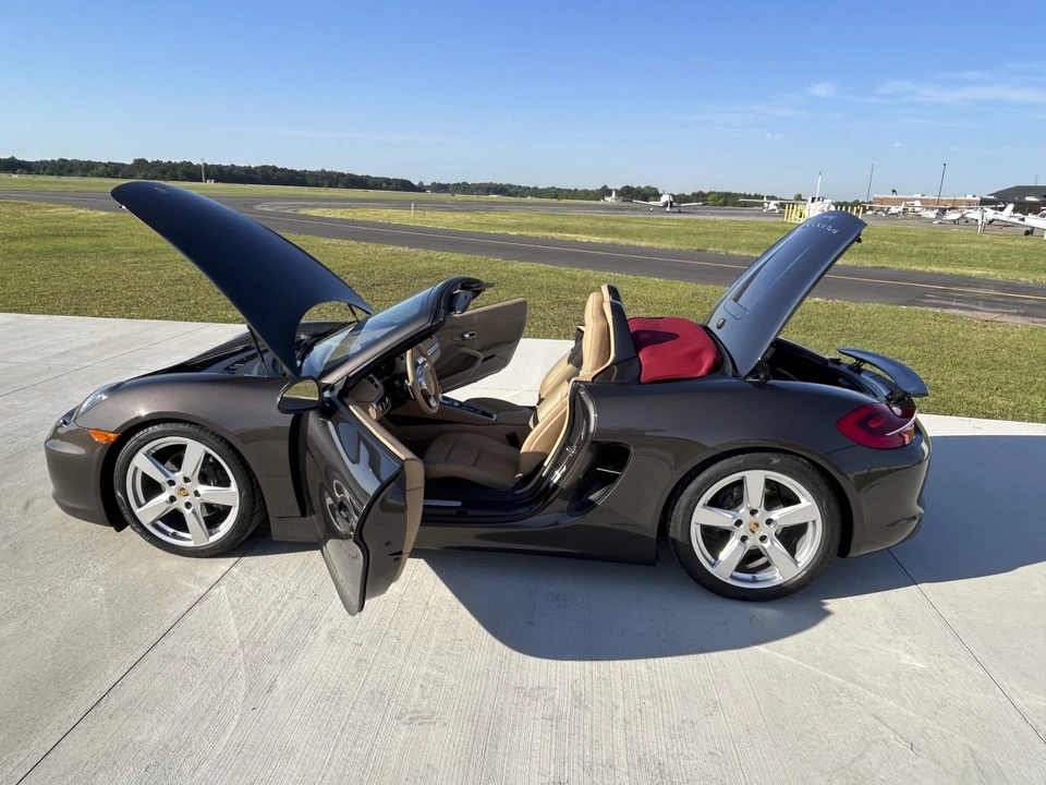 2015 Porsche 981 Boxster - Image 10 of 31