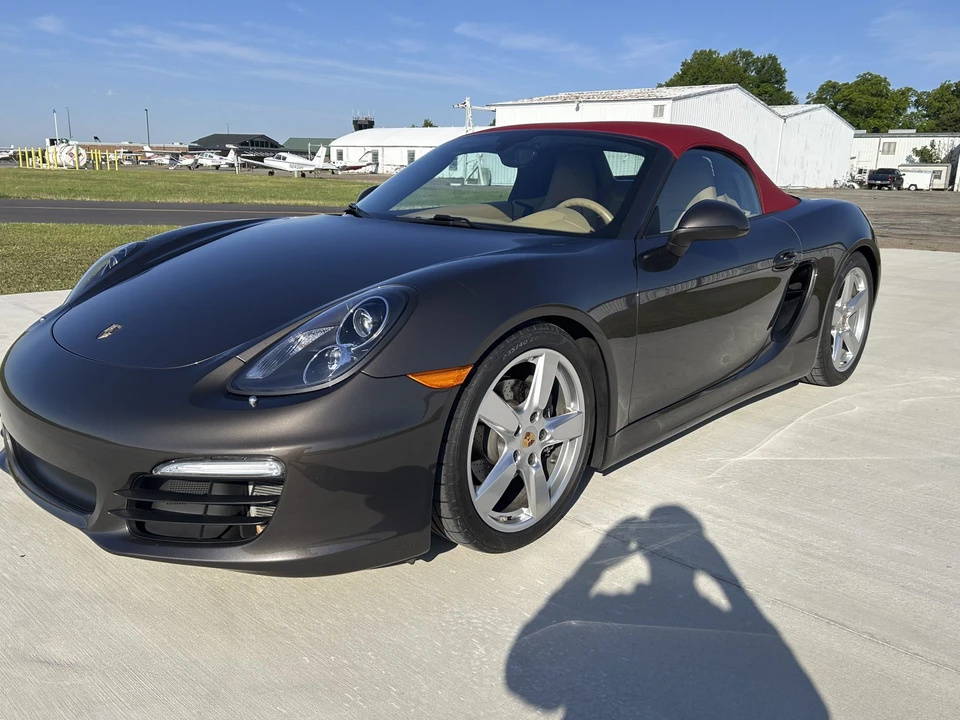 2015 Porsche 981 Boxster - Image 2 of 31