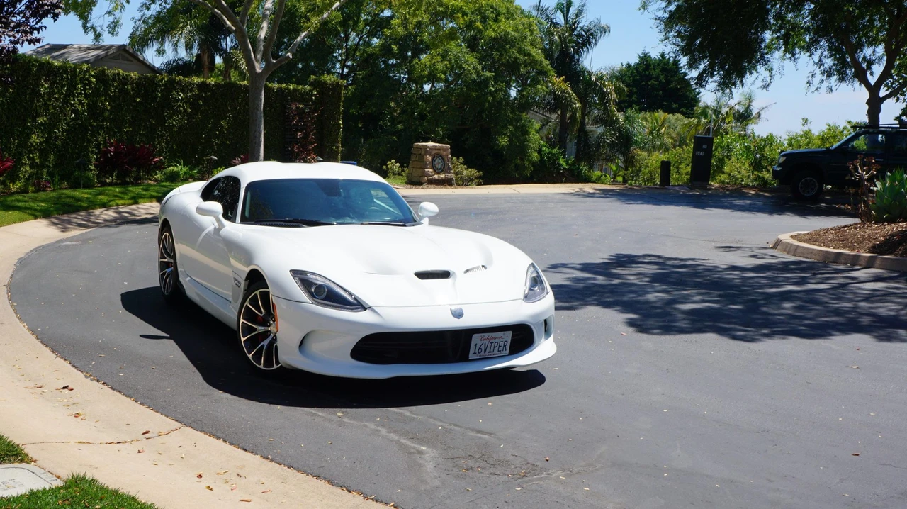 2016 Dodge Viper 5th Gen - Image 3 of 31
