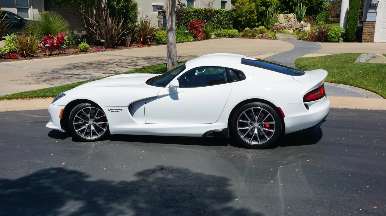 2016 Dodge Viper 5th Gen - Image 11 of 31