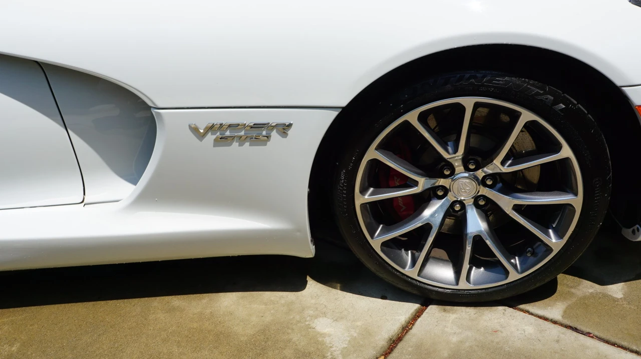 2016 Dodge Viper 5th Gen - Image 25 of 31