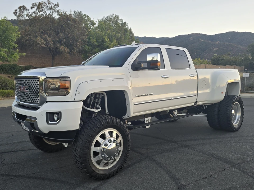 2016 GMC Sierra Heavy Duty 4th Gen - Image 2 of 31