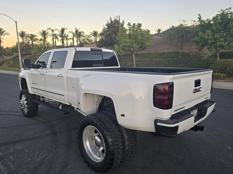 2016 GMC Sierra Heavy Duty 4th Gen - Image 15 of 31