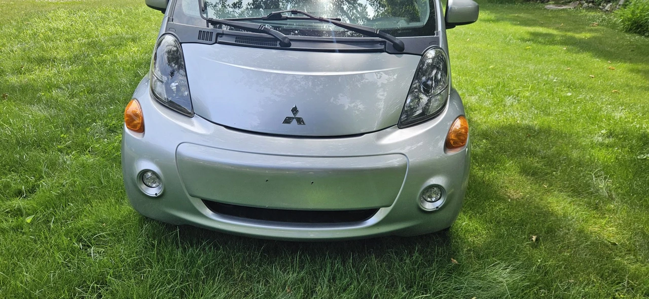 2016 Mitsubishi i-MiEV - Image 13 of 31