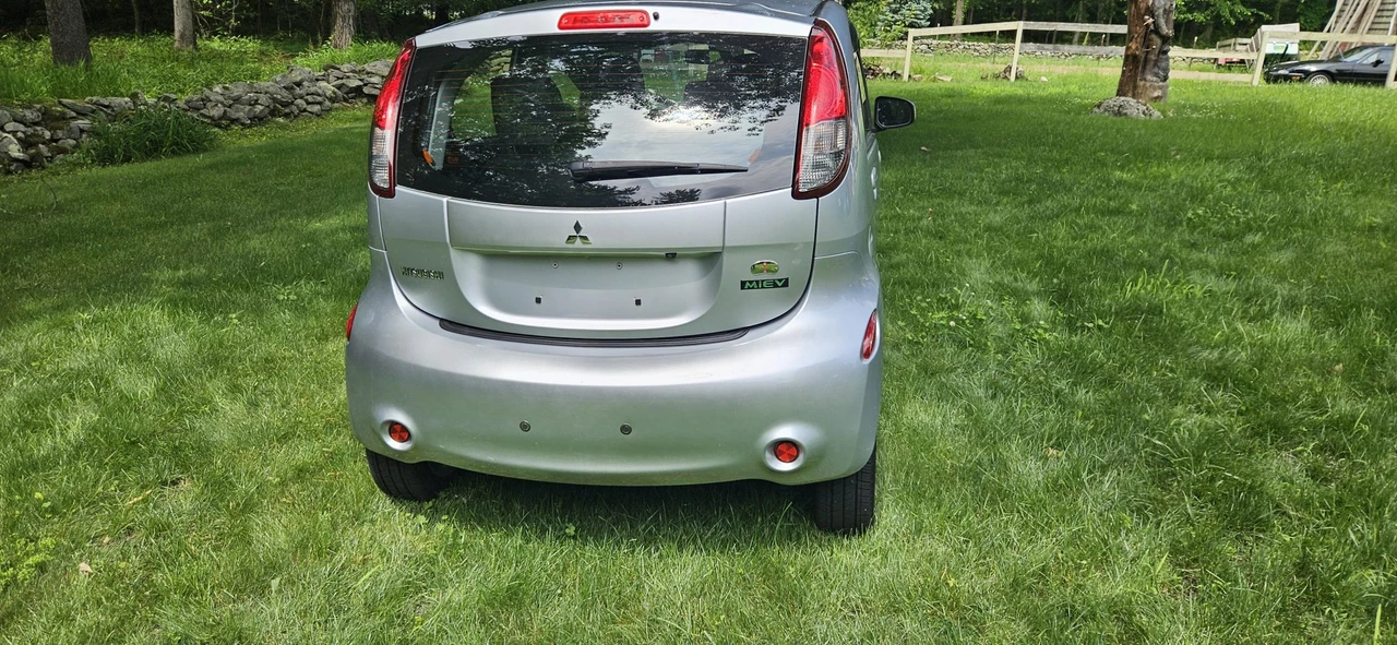 2016 Mitsubishi i-MiEV - Image 10 of 31