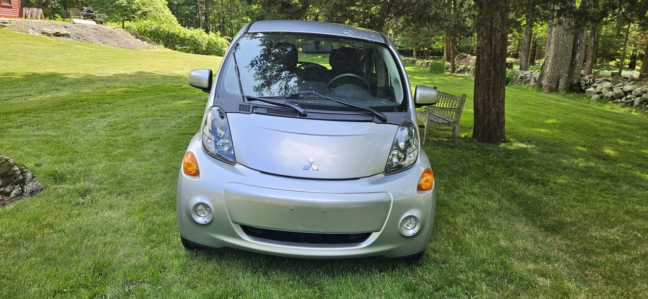 2016 Mitsubishi i-MiEV - Image 4 of 31
