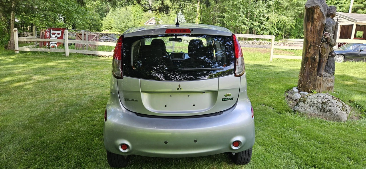 2016 Mitsubishi i-MiEV - Image 9 of 31
