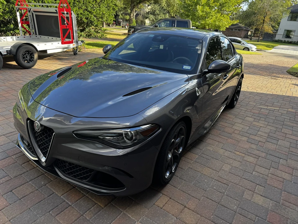 2017 Alfa Romeo Giulia Quadrifoglio - Image 2 of 31