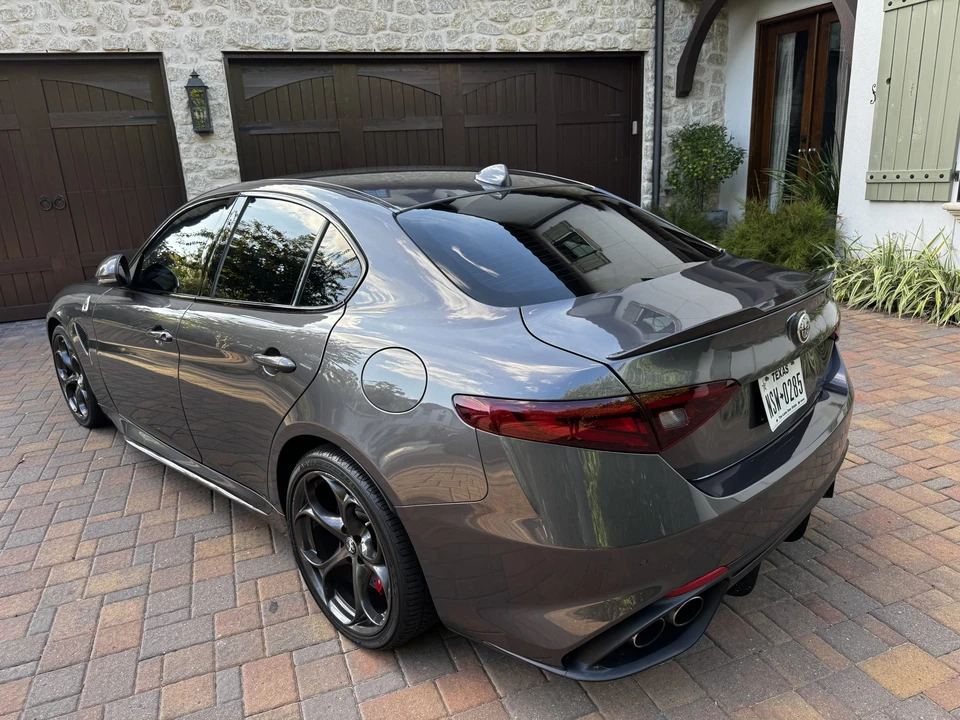 2017 Alfa Romeo Giulia Quadrifoglio - Image 4 of 31