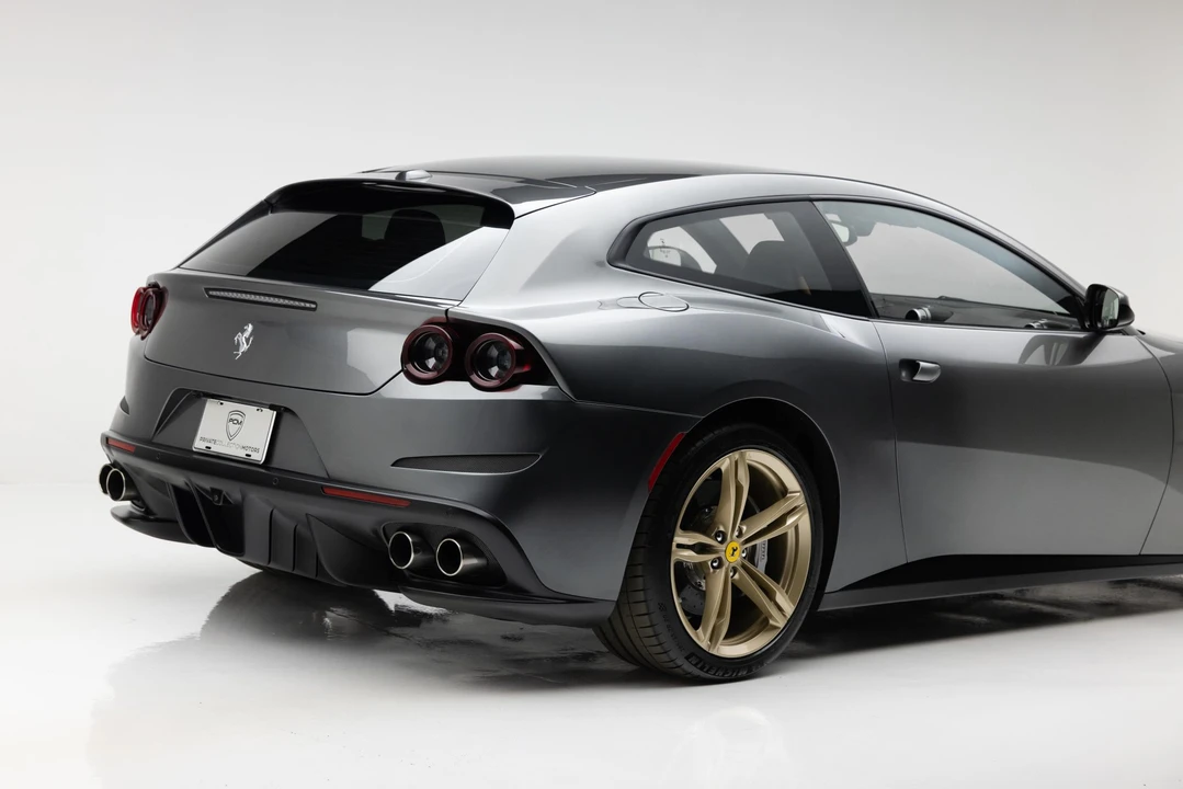 2017 Ferrari GTC4Lusso - Image 14 of 31
