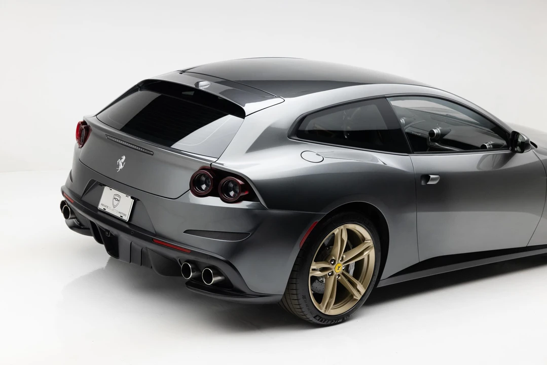 2017 Ferrari GTC4Lusso - Image 15 of 31