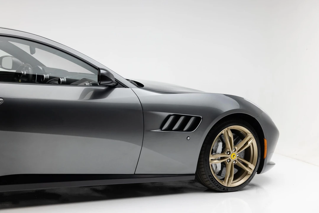 2017 Ferrari GTC4Lusso - Image 19 of 31