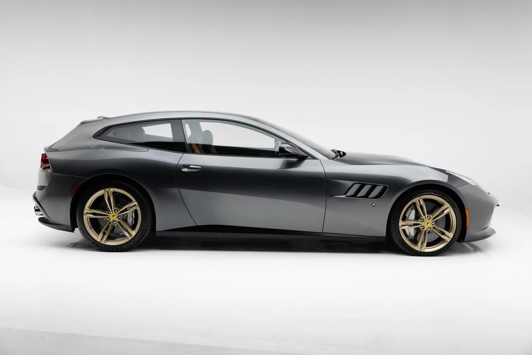 2017 Ferrari GTC4Lusso - Image 5 of 31