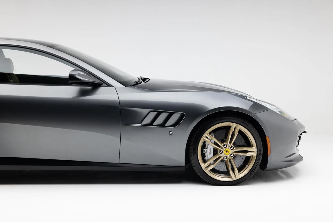 2017 Ferrari GTC4Lusso - Image 23 of 31