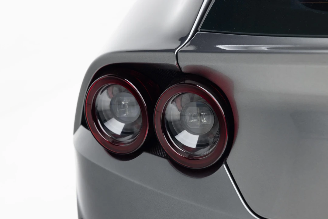 2017 Ferrari GTC4Lusso - Image 16 of 31
