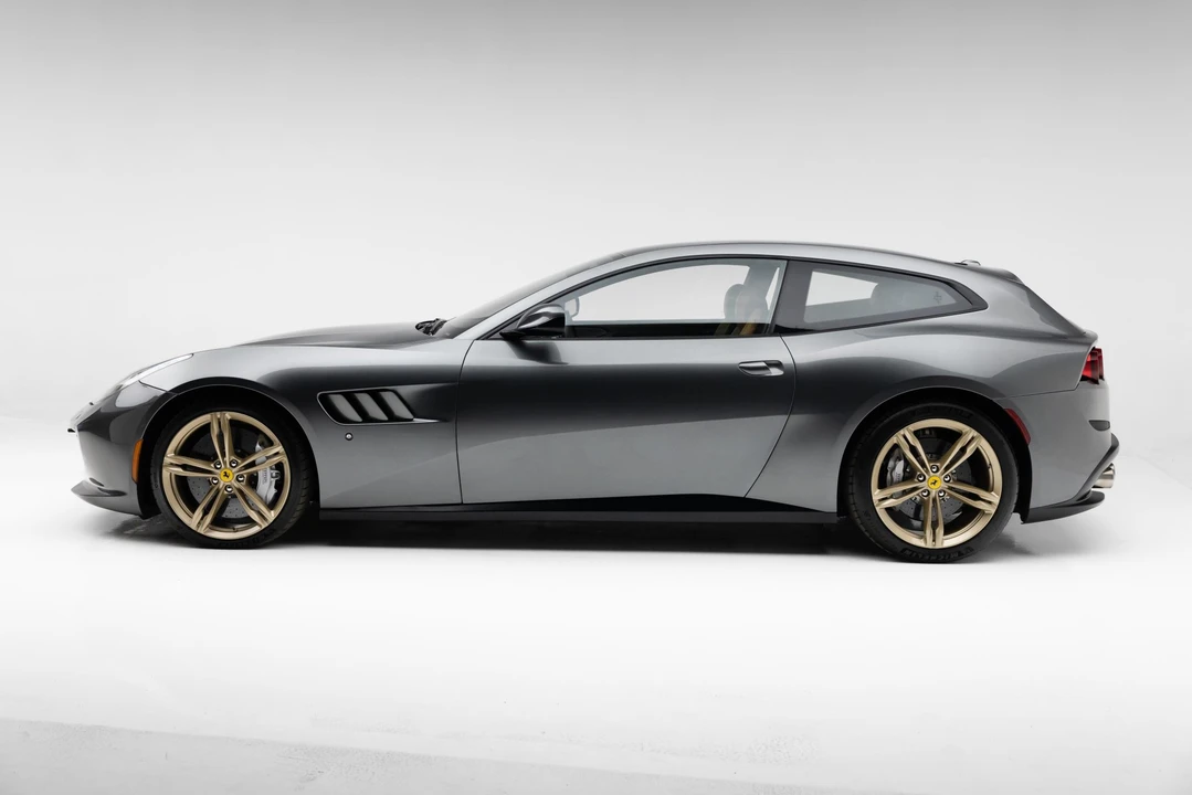 2017 Ferrari GTC4Lusso - Image 9 of 31