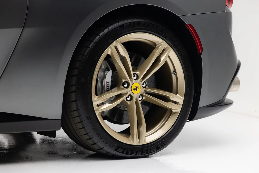 2017 Ferrari GTC4Lusso - Image 29 of 31