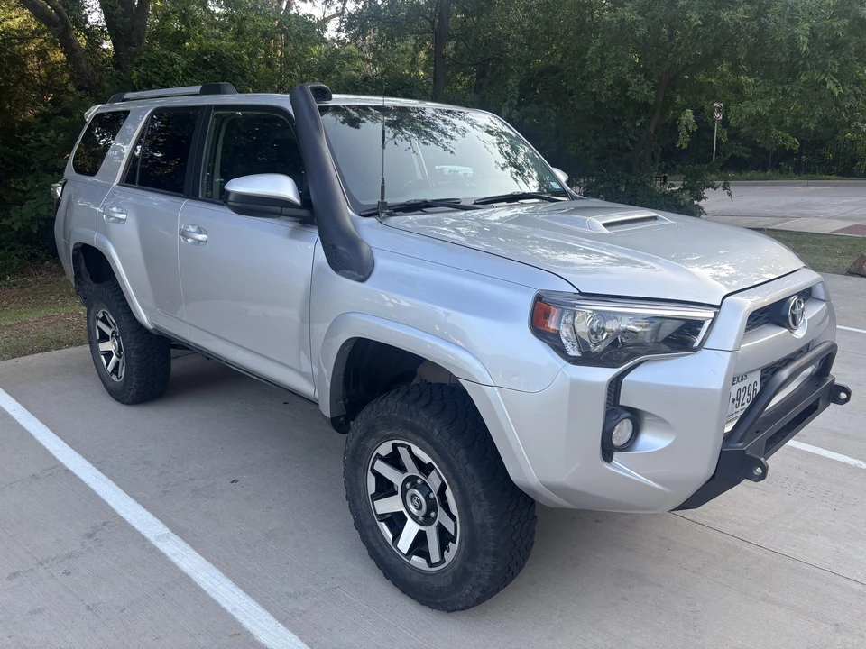 2018 Toyota 4Runner 5th Gen - Image 8 of 31