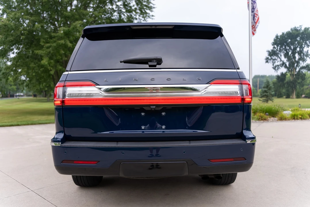 2019 Lincoln Navigator 4th Gen - Image 28 of 31