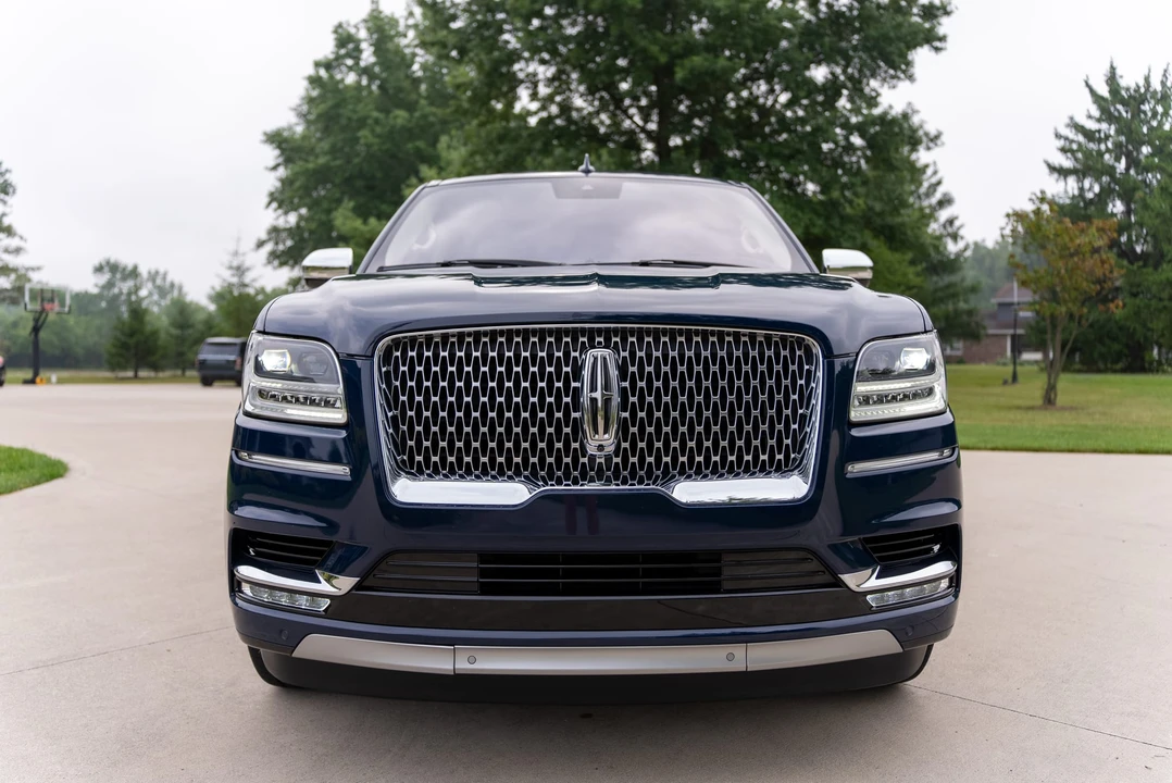 2019 Lincoln Navigator 4th Gen - Image 13 of 31