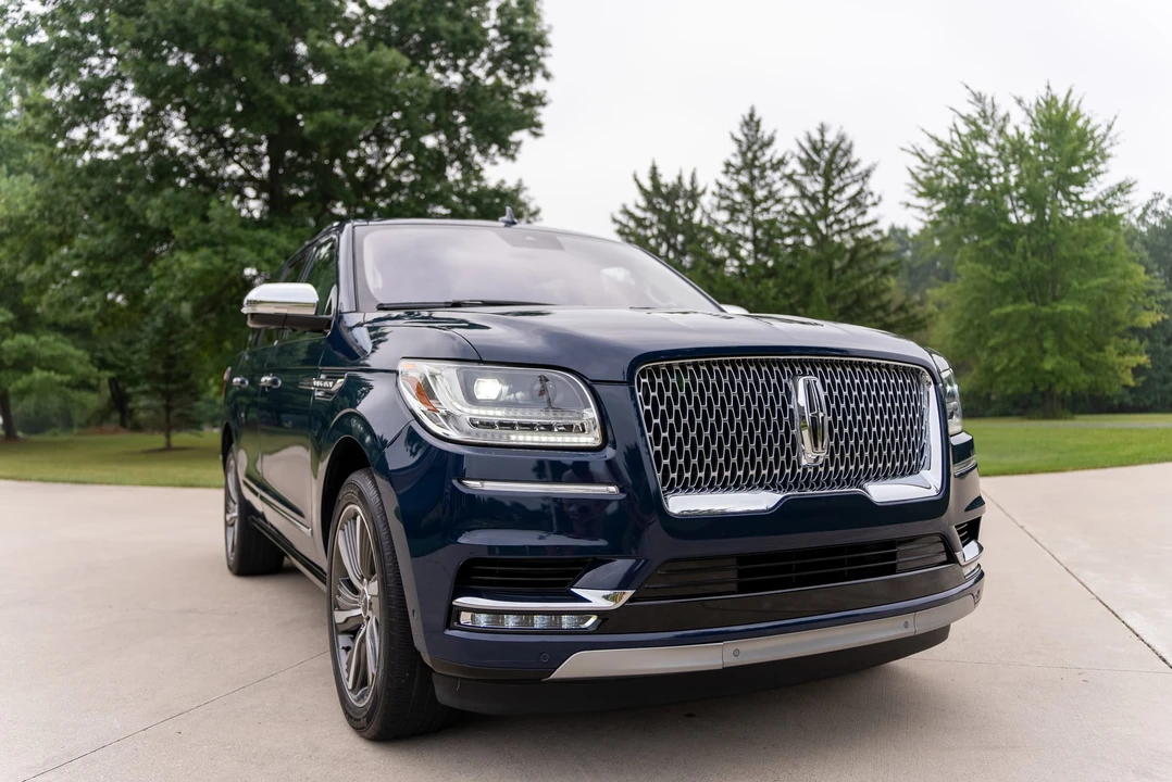 2019 Lincoln Navigator 4th Gen - Image 15 of 31