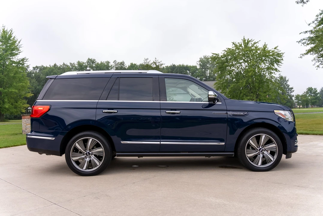2019 Lincoln Navigator 4th Gen - Image 20 of 31