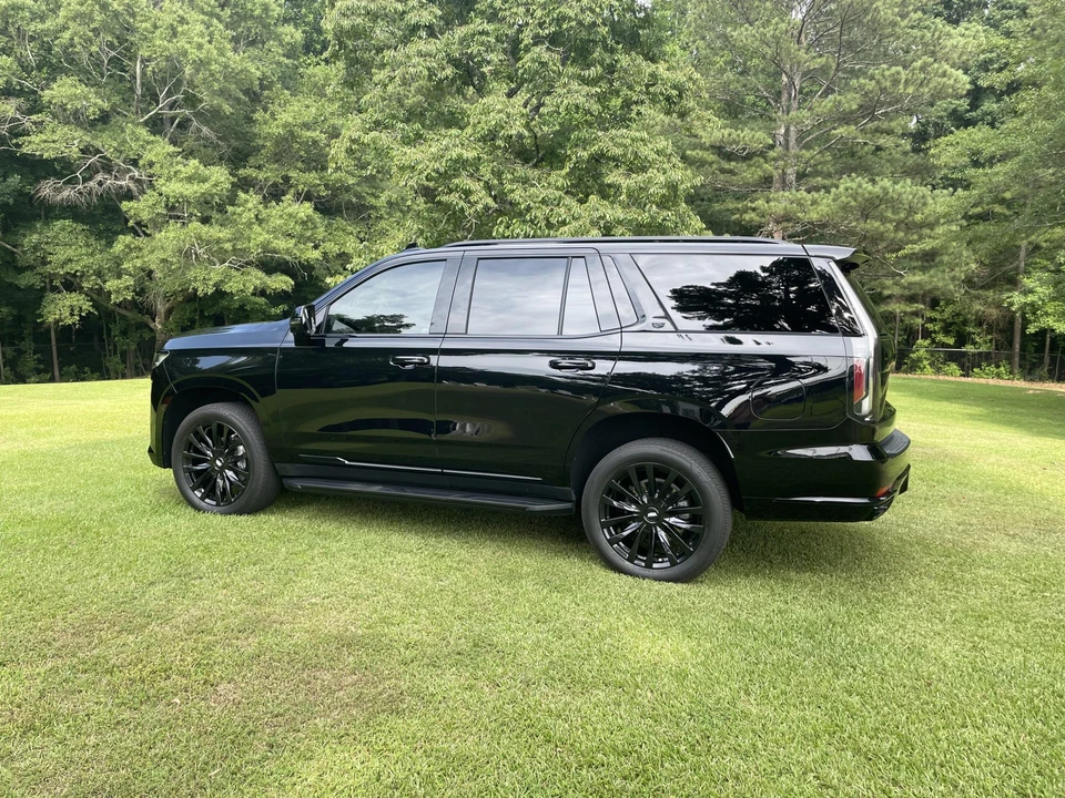 2022 Cadillac Escalade 5th Gen - Image 26 of 31