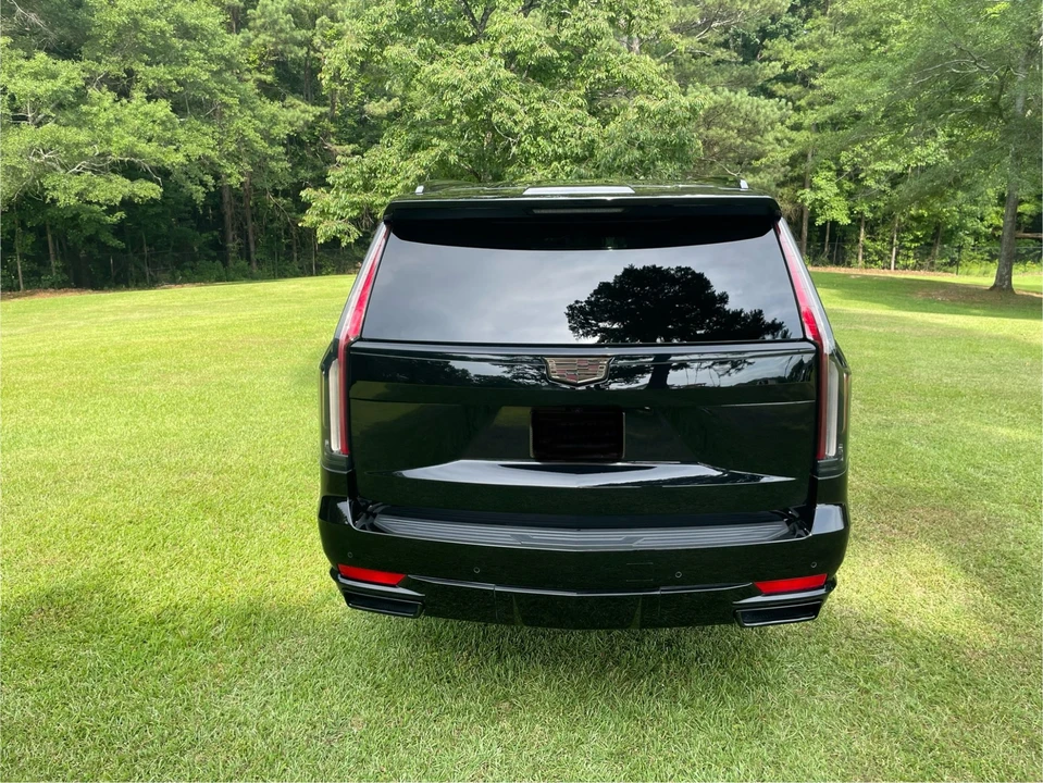 2022 Cadillac Escalade 5th Gen - Image 23 of 31