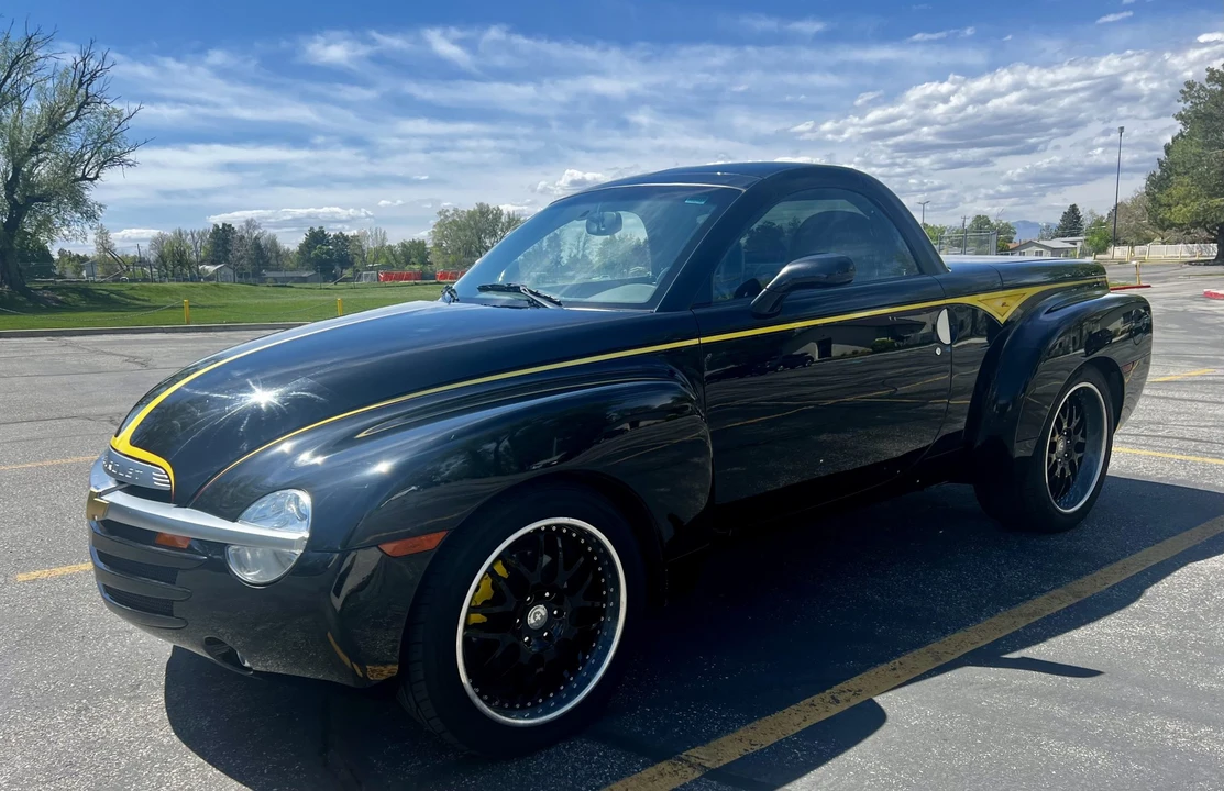 2003 Chevrolet SSR - Image 3 of 31