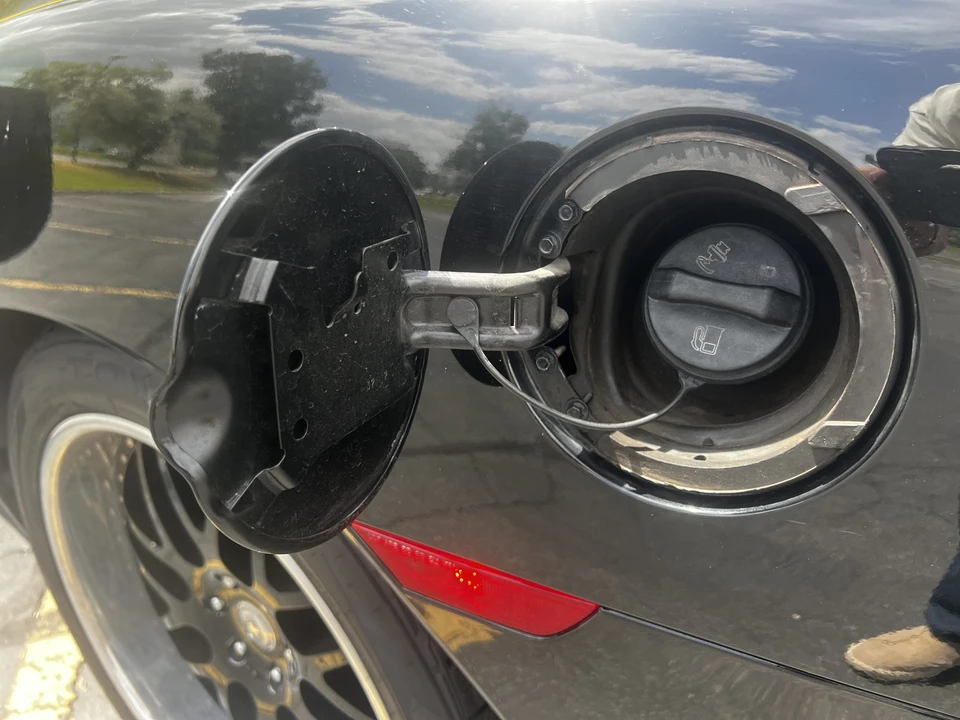 2003 Chevrolet SSR - Image 16 of 31