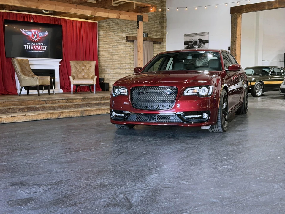 2023 Chrysler 300 (2005-2023) - Image 2 of 31