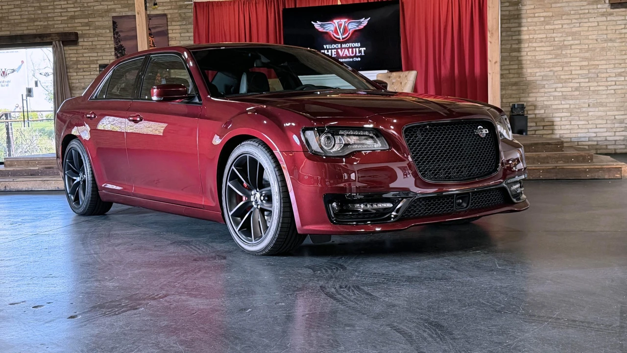 2023 Chrysler 300 (2005-2023) - Image 20 of 31