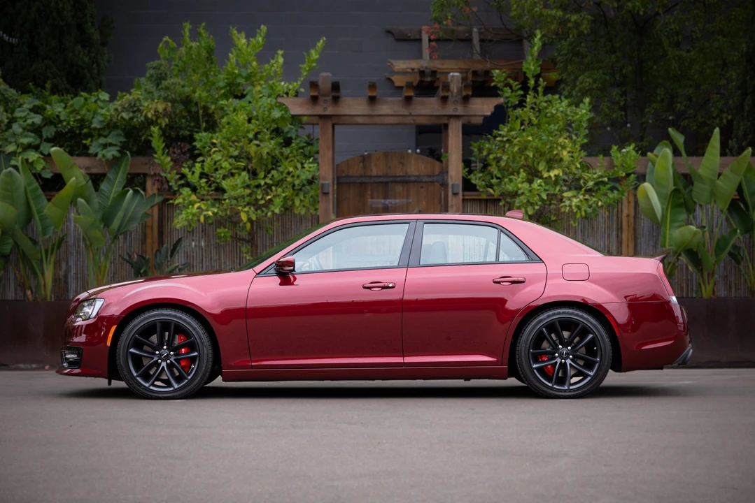 2023 Chrysler 300 (2005-2023) - Image 24 of 31
