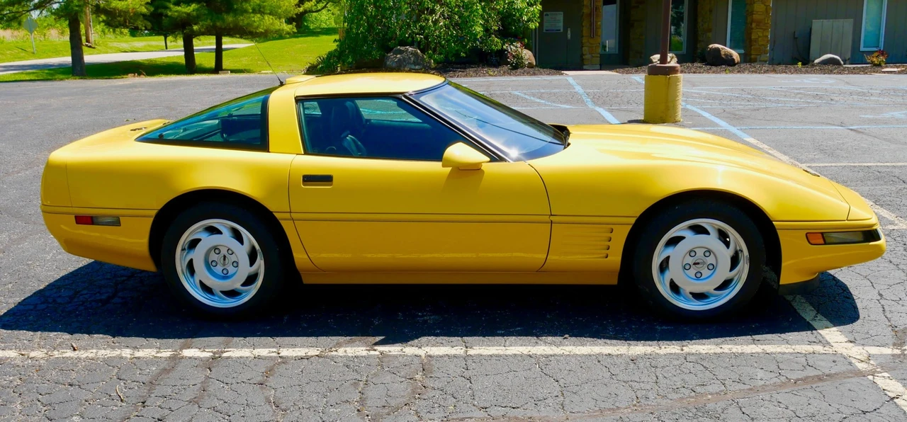 1991 Chevrolet Corvette C4 ZR1 - Image 30 of 31