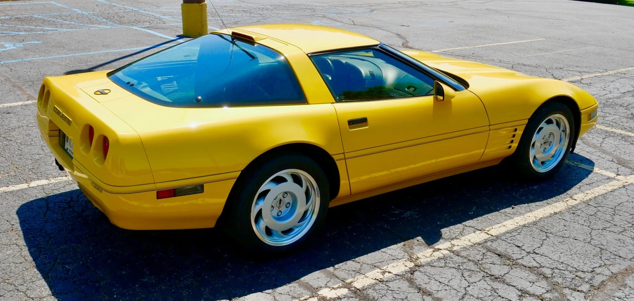 1991 Chevrolet Corvette C4 ZR1 - Image 29 of 31