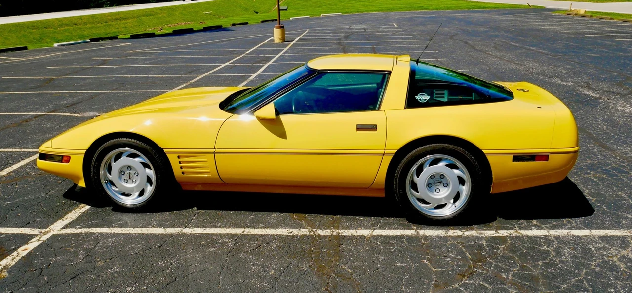 1991 Chevrolet Corvette C4 ZR1 - Image 11 of 31