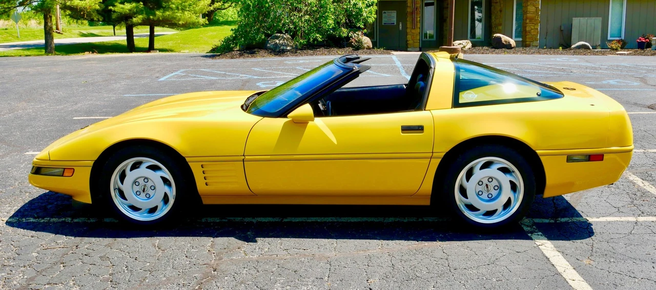 1991 Chevrolet Corvette C4 ZR1 - Image 26 of 31