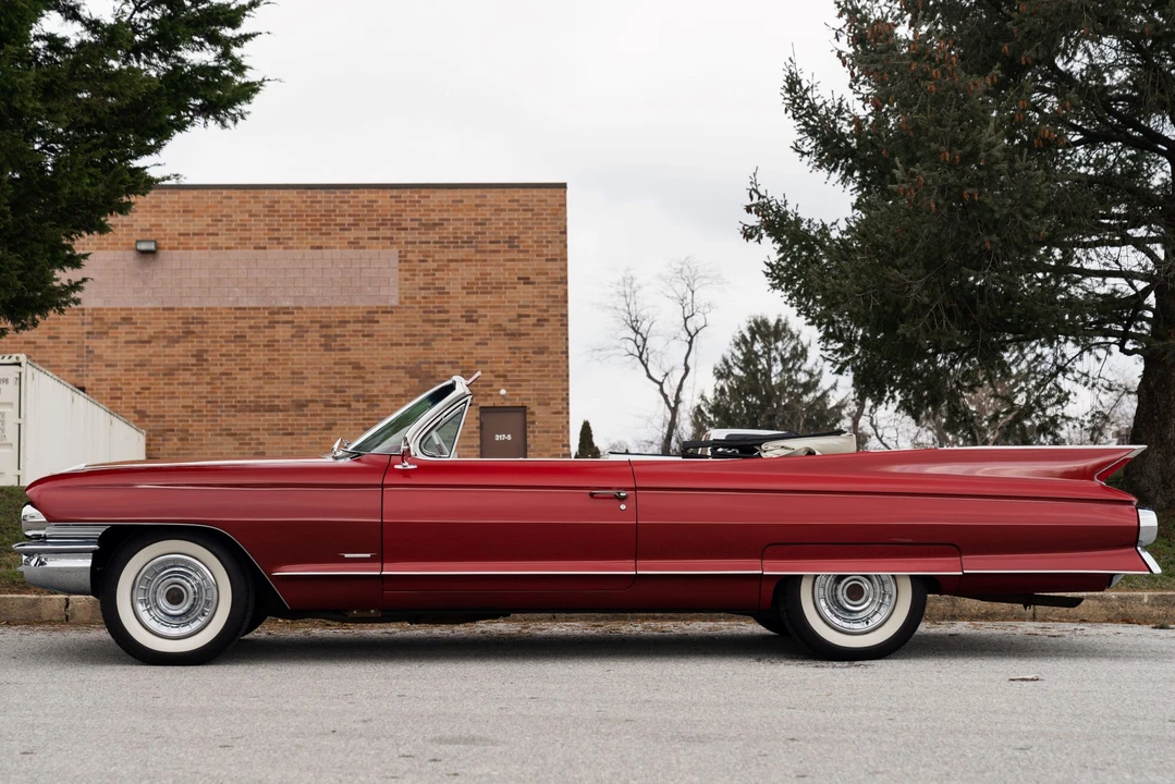 1961 Cadillac Series 62 6th Gen - Image 2 of 31