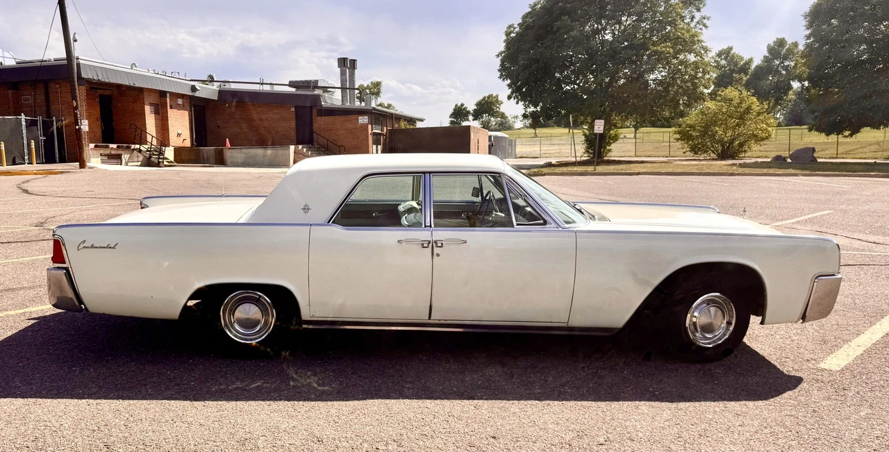 1962 Lincoln Continental 4th Gen - Image 18 of 31