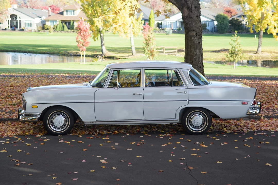 1968 Mercedes-Benz W111 Sedan - Image 18 of 31