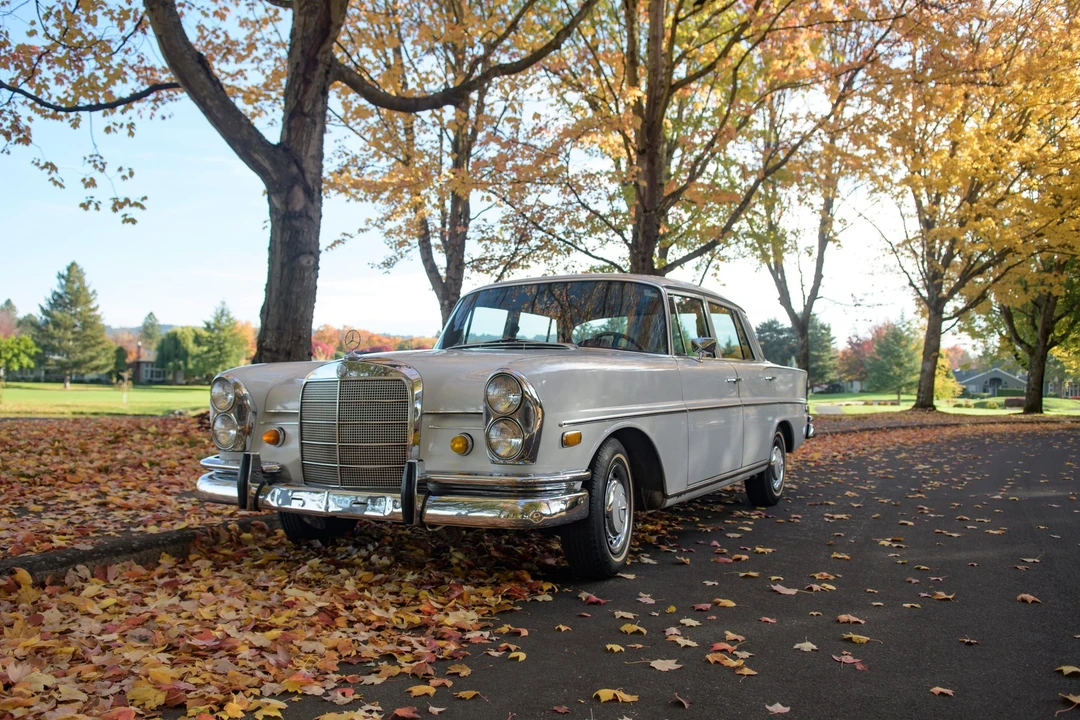 1968 Mercedes-Benz W111 Sedan - Image 3 of 31