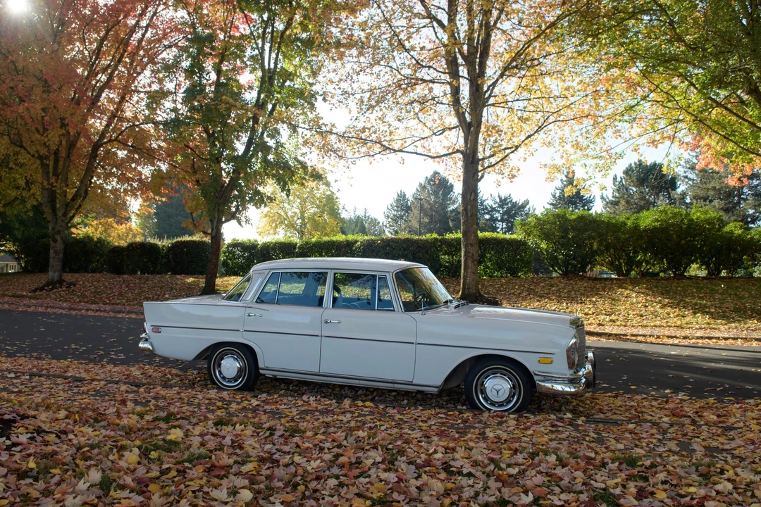 1968 Mercedes-Benz W111 Sedan - Image 8 of 31