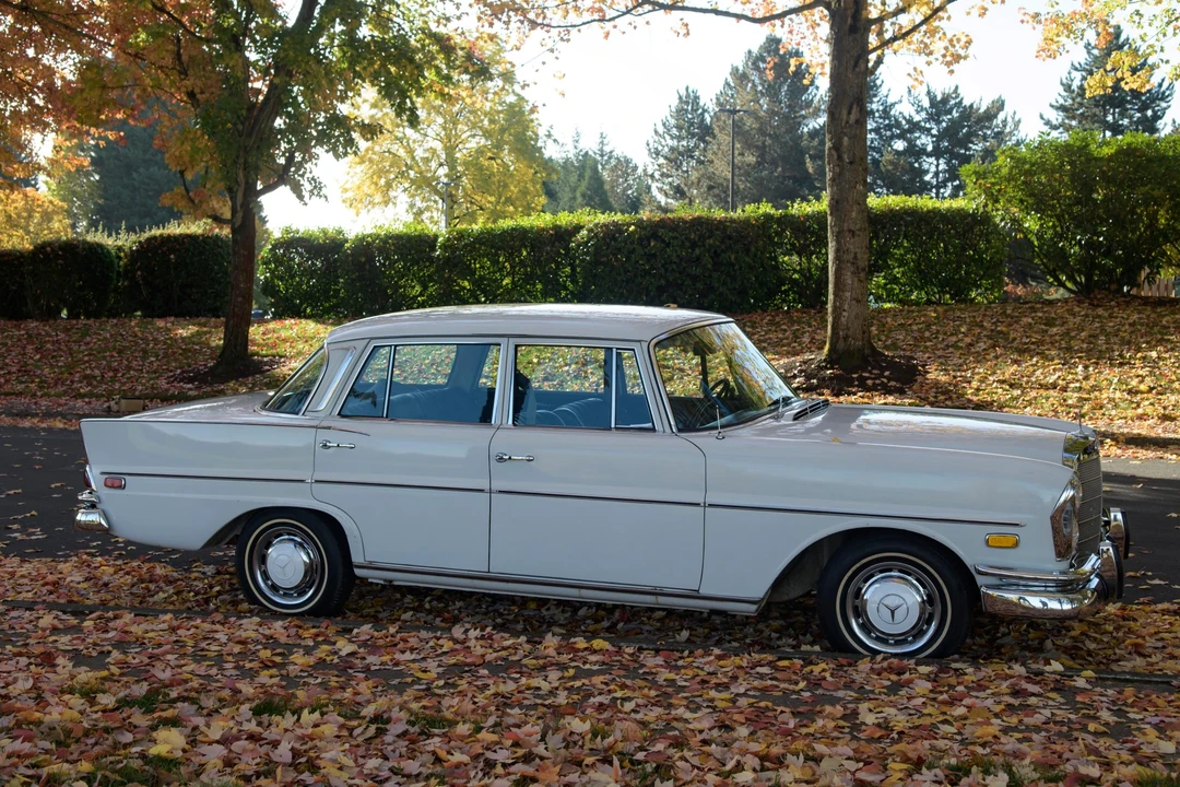 1968 Mercedes-Benz W111 Sedan - Image 9 of 31