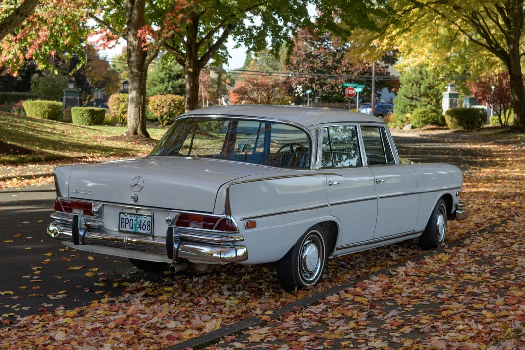 1968 Mercedes-Benz W111 Sedan - Image 11 of 31