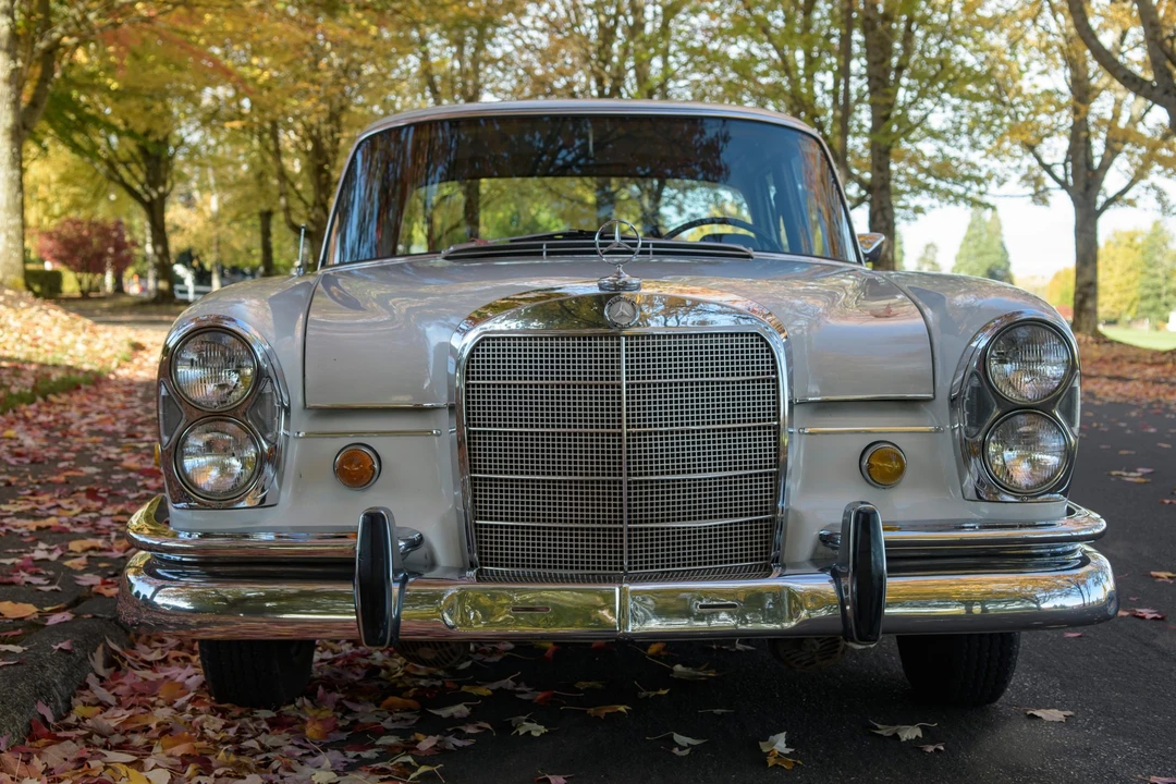 1968 Mercedes-Benz W111 Sedan - Image 4 of 31
